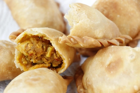 Empanadas Caseras rellenas de Carne cortada a Cuchillo Empanadas Caseras rellenas de Carne cortada a Cuchillo